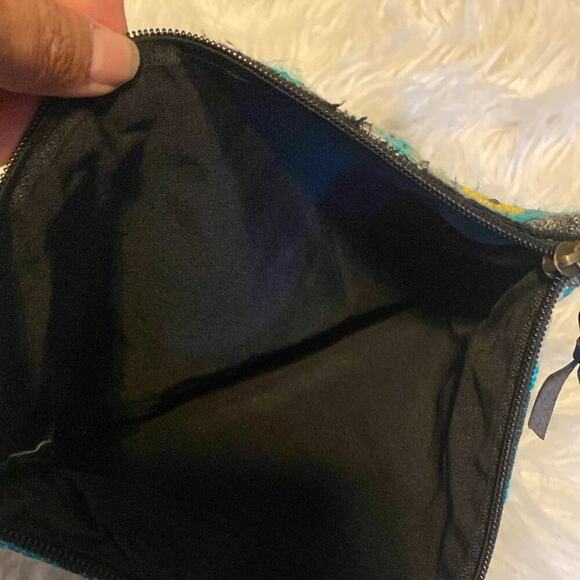 Beaded Wallet - Picture 6 of 10